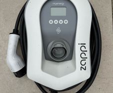 Zappi EV charger 7kw to 22kw Tethered White (For Parts Or Repair)