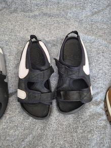 nike sandals and pool shoes