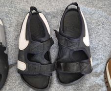 nike sandals and pool shoes