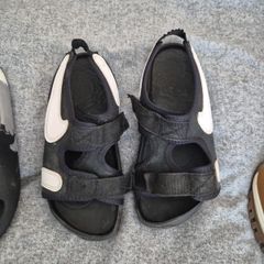 nike sandals and pool shoes