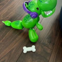 Squeakee the interactive balloon Dino