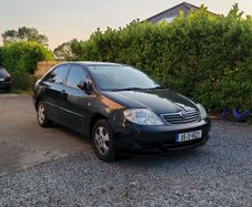 Toyota corolla for breaking. Runs and drives