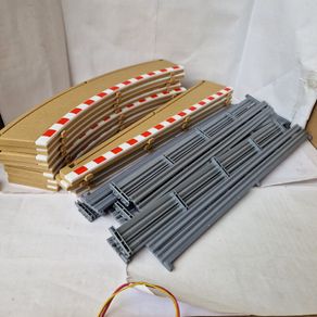 Scalextric C8228 & C8233: Radius Two Large Border Kit with Barriers - new condition (R2 Lead In/Out )