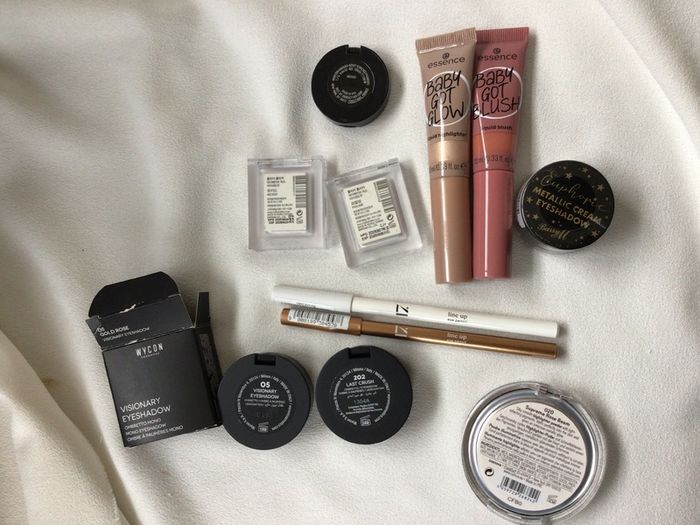 Make up Bundle New and Swatched