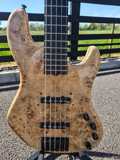 Av Bass Jm5