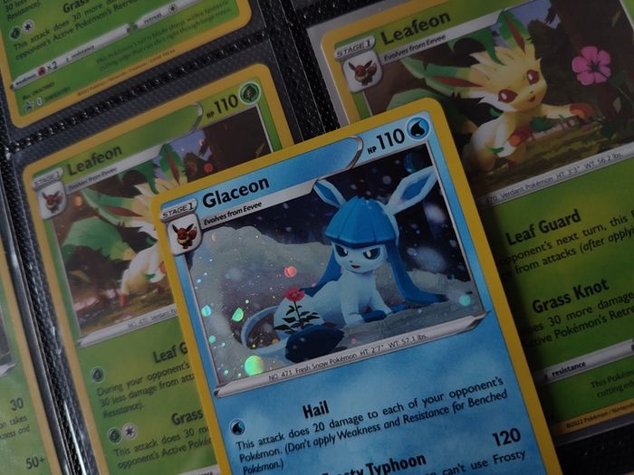 Glaceon ! Promo ! Holo ! Sword and Shield Era ! 2022 ! Pokemon Card ! Eeveelution !