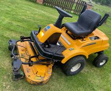 Cub Cadet Zero Turn Lawnmower