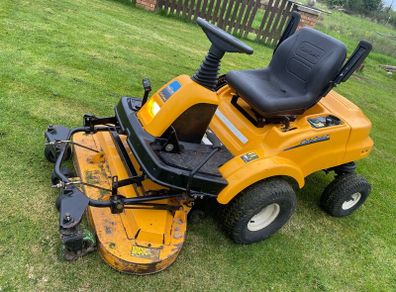 Cub Cadet Zero Turn Lawnmower