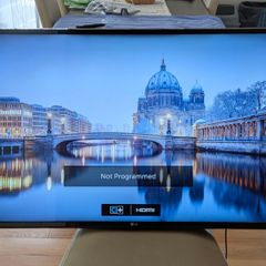 LG 43 inches 4K Ultra HD Smart TV Model: 43UK6300PLB Great Condition