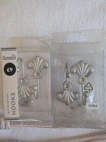 Curtain tie back and hooks