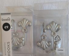 Curtain tie back and hooks