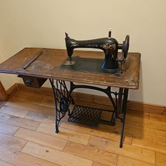 antiquue Singer foot sewing machine