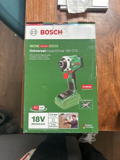 Bosch cordless drill and Impactdriver set comes with charger,box and RECEIPT