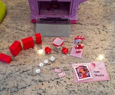 Vivid  Secret Findees Magic Mailbox - Red