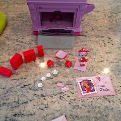 Vivid  Secret Findees Magic Mailbox - Red