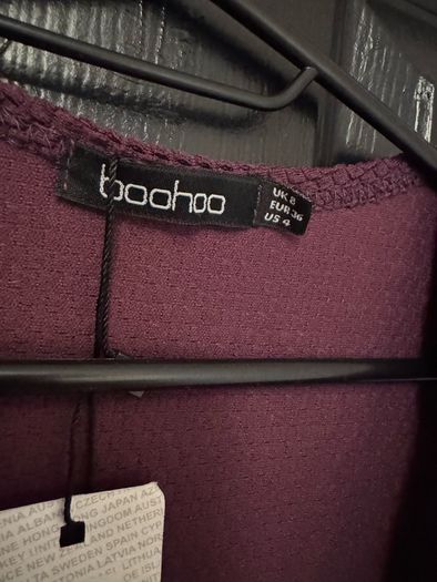 Boohoo bodycon V neck dress BNWT