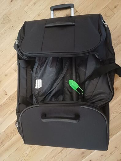 Large Samsonite  suitcase