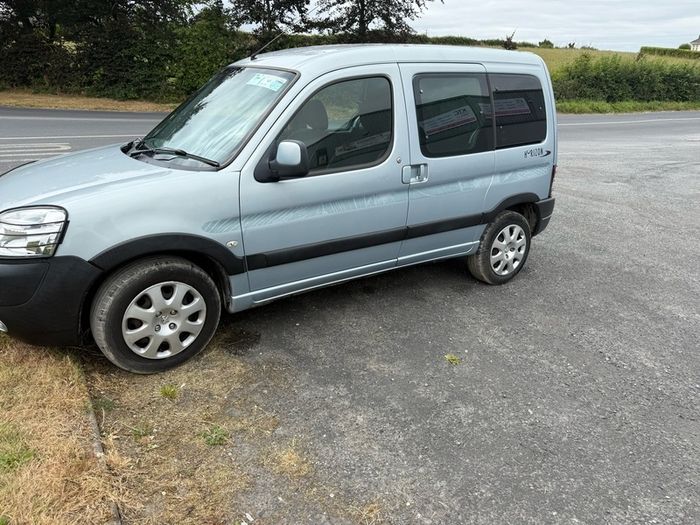 Peugeot Partner Car