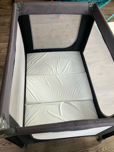 Travel cot