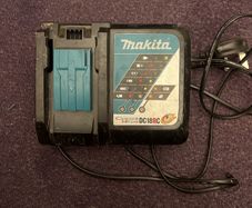 makita charger