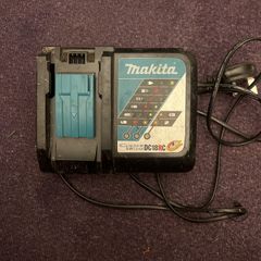 makita charger