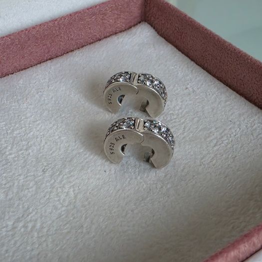 Pandora sparkly clear charm clips very good condition hallmarked