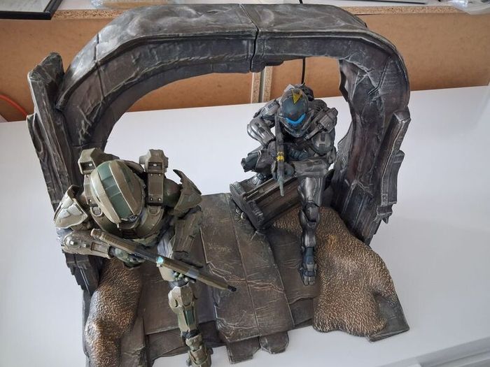 Action Figures from halo 5 special edition (figures only)