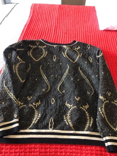 Ladies sweater size L like new