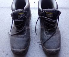 Size.  12. Steel. Toe. Cap.  Boots