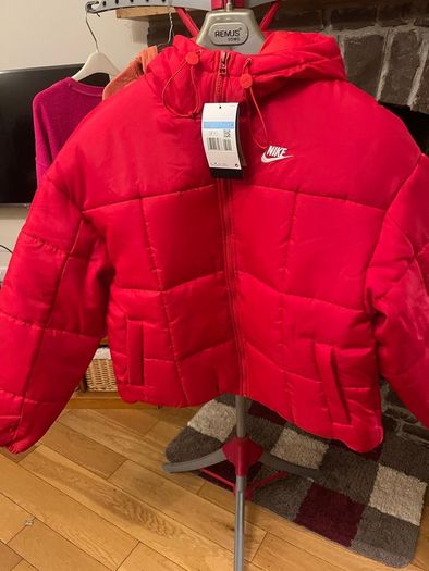Nike classic puffer jacket in university red