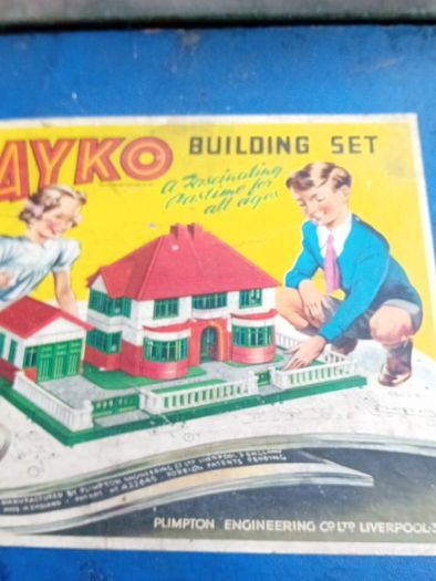 Vintage Childrens Building Set