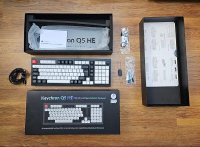 Keychron Q5 HE QMK Wireless Custom Keyboard ISO layout gateron nebula switch