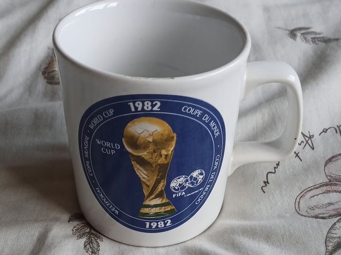 Rare Vintage World Cup Mug Duo: Ireland USA 1994 & Spain 1982 Official Souvenirs