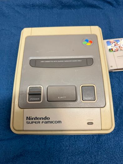 Nintendo Super Famicom Japanese SNES version with game