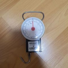 luggage scales measuring tape