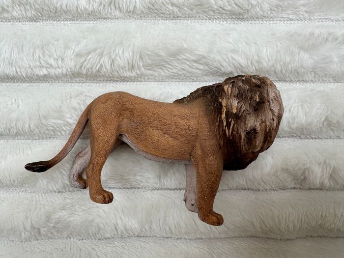 Schleich Lion Adult Animal Figure 2007 Retired 14373 Used Please see pictures