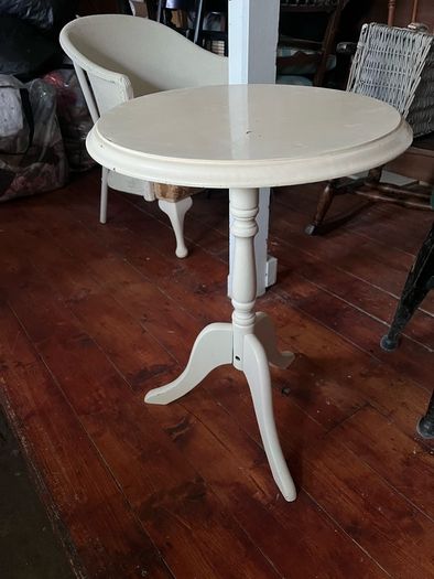 Round Occasional table