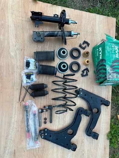 Car Parts - Full front suspension kit - NEW