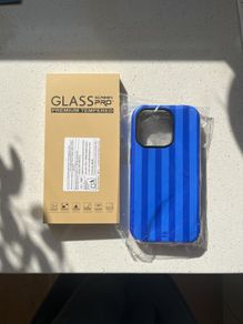 iPhone 14 Pro cover and screen protector