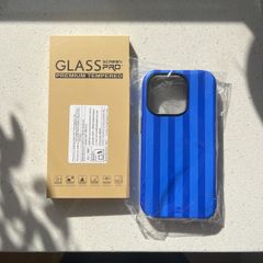 iPhone 14 Pro cover and screen protector