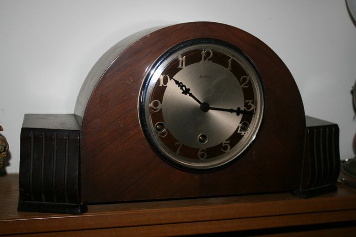 Bentima Clock