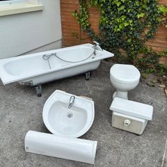 Bathroom suite