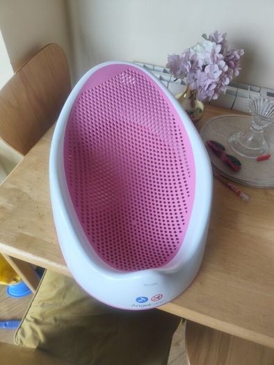 Baby bath tub