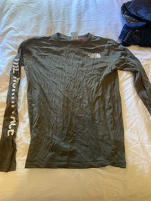 kids northface y-shirts
