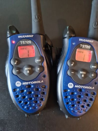 Motorola T5720 FM Walkie Talkie 2 Way Radio