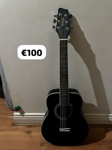 Acoustic guitar black
