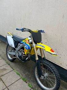 Pit bike