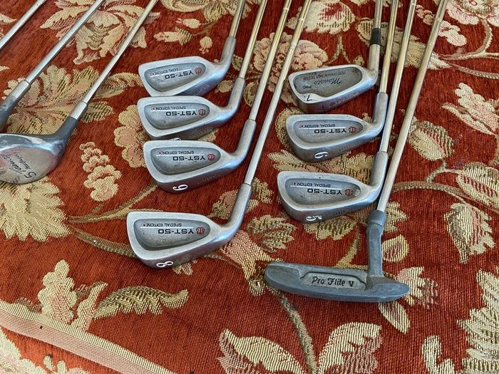 Set of left handed golf clubs