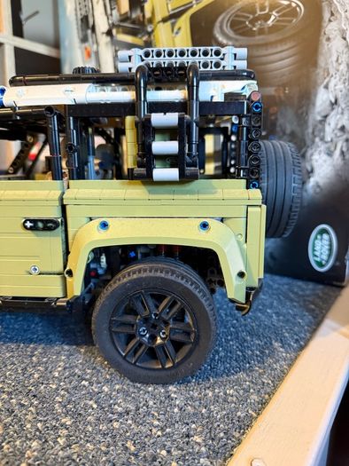 Lego Technic Land Rover Defender 42110 - Box and Manual included