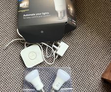 Philips Hue Smart Home E27 Starter Kit - dimmable bulbs and hub